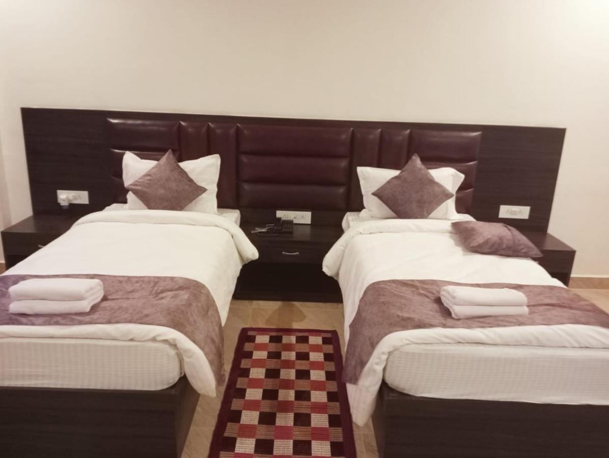 Hotel Leela Galaxy Kushinagar Kültér fotó